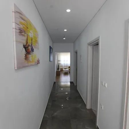 Apartment Mane *